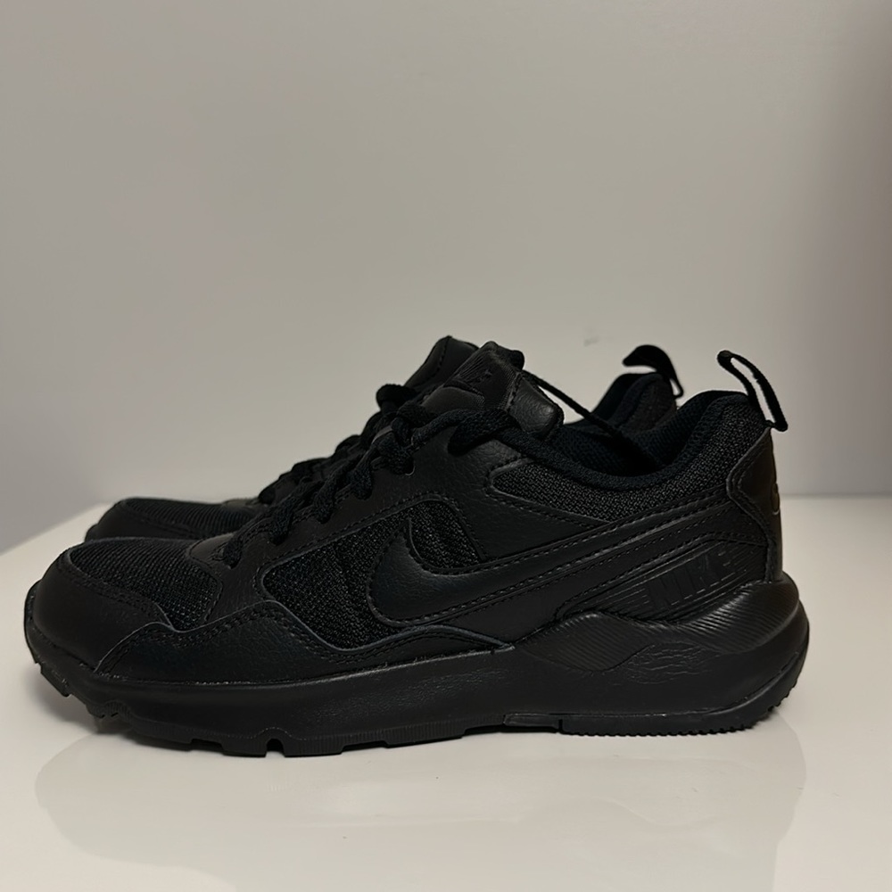 NWOT Nike Pegasus ‘92 Lite Black Shoes Sneakers CK4079-003 + 3 Sticker Sheets